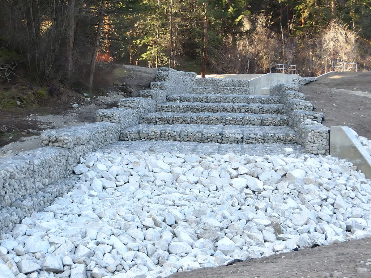 Charlie Lake dam civil construction