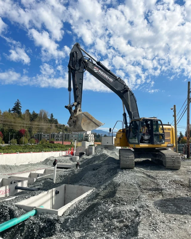 The Railway Avenue Car Wash project is making progress! The team just wrapped up the sanitary reclaim tank install and now they’re moving onto offsite Hydro/tel and curb prep. 🎉🚧#railwayave #regehrcontracting